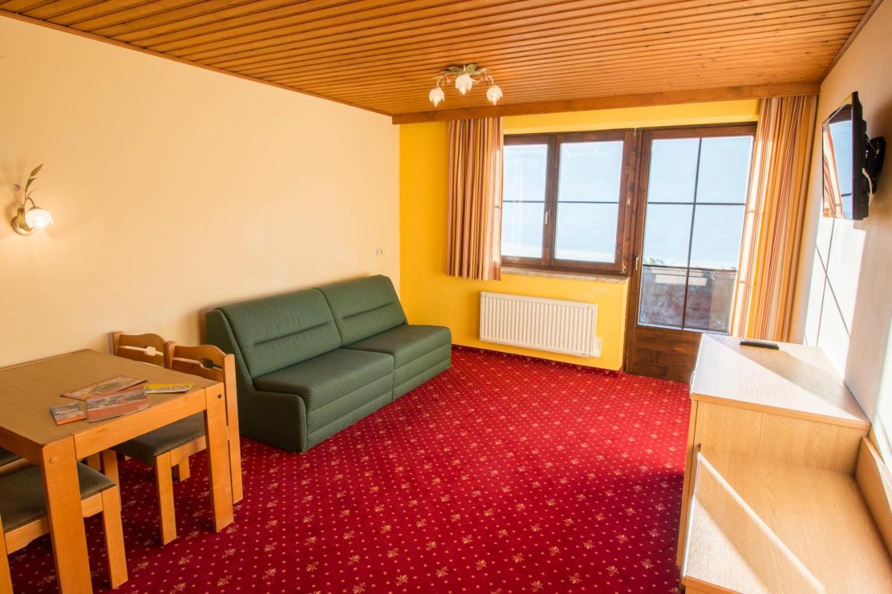 סנט מיכאל אים לונגאו Hotel Weissenstein מראה חיצוני תמונה