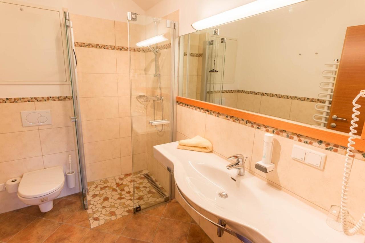 סנט מיכאל אים לונגאו Hotel Weissenstein מראה חיצוני תמונה